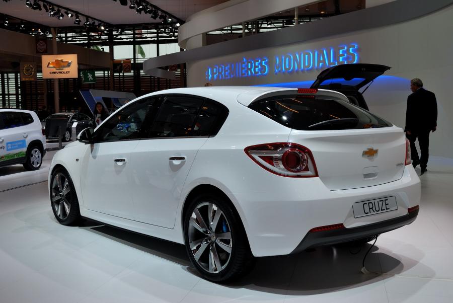  Chevrolet Cruze Hatchback Concept 2010 года  (фото 4 из 18)